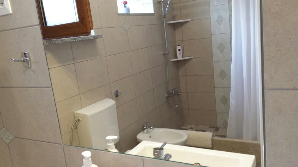 Abba Apartment Sveti Lovreč Pazenatički Zewnętrze zdjęcie