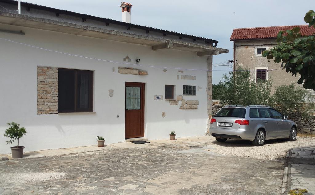 Abba Apartment Sveti Lovreč Pazenatički Zewnętrze zdjęcie