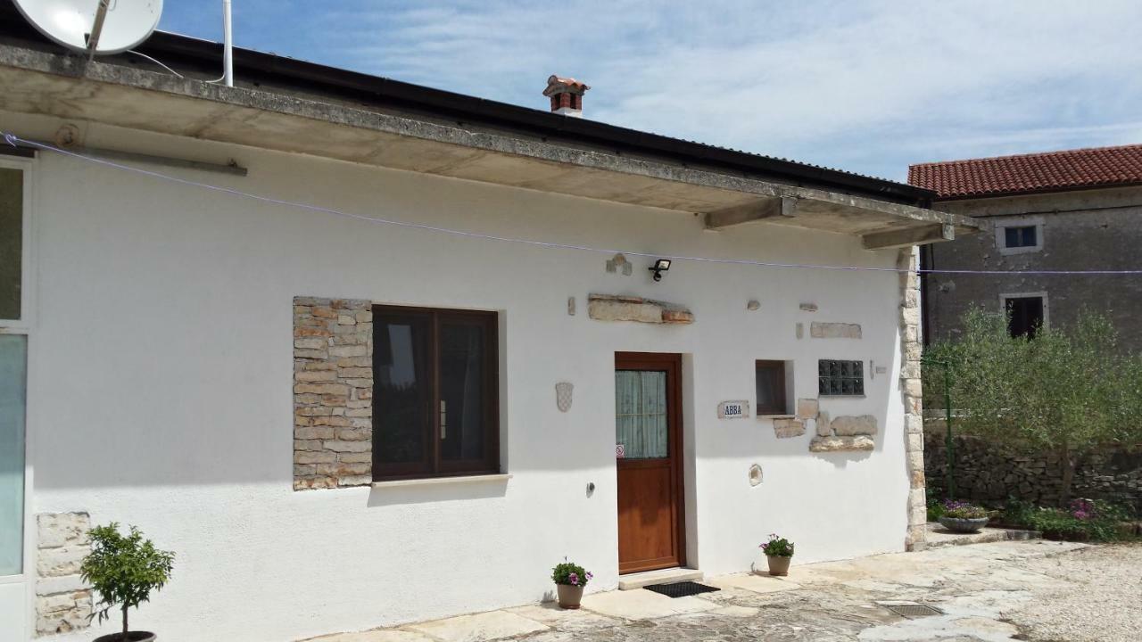Abba Apartment Sveti Lovreč Pazenatički Zewnętrze zdjęcie