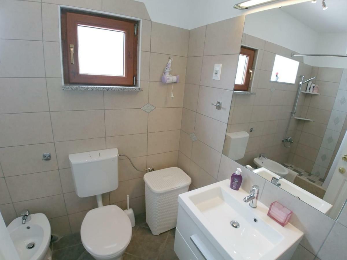Abba Apartment Sveti Lovreč Pazenatički Zewnętrze zdjęcie